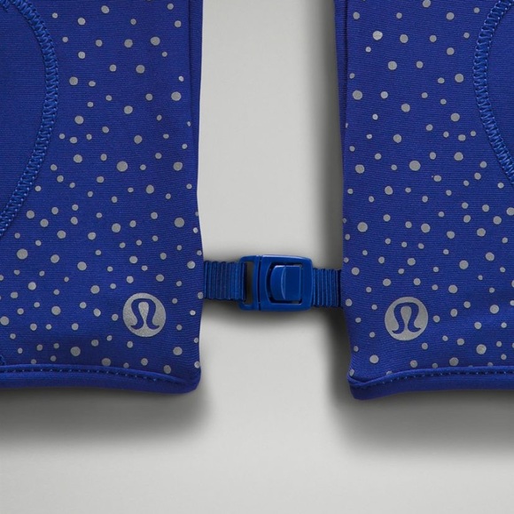 Lululemon Women’s Run For It All Reflective Gloves - Picture 11 of 12